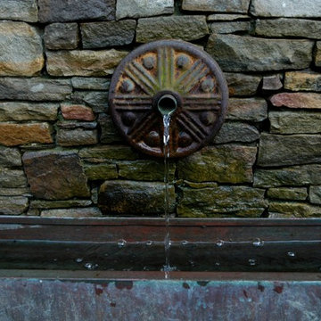 5-Points Bungalow, Water Feature Close-up