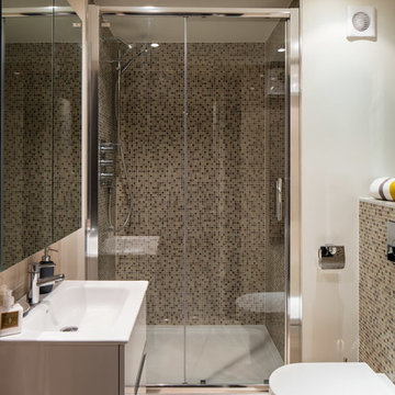 En-suite bathroom