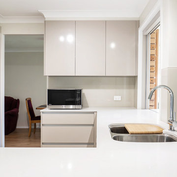Kitchen with Frosty Carina benchtops