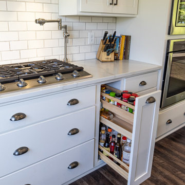 Large Farmhouse Kitchen with L-Shaped Island