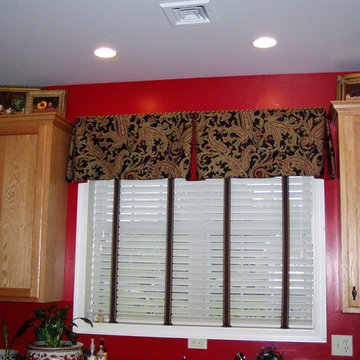 Custom Box Pleat Valance with Contrast Lining