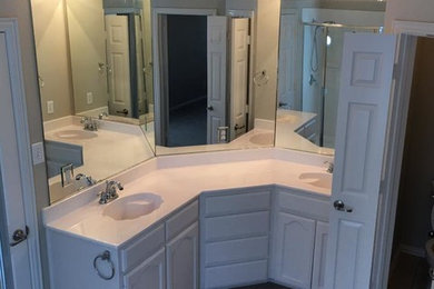 Elegant bathroom photo in Dallas
