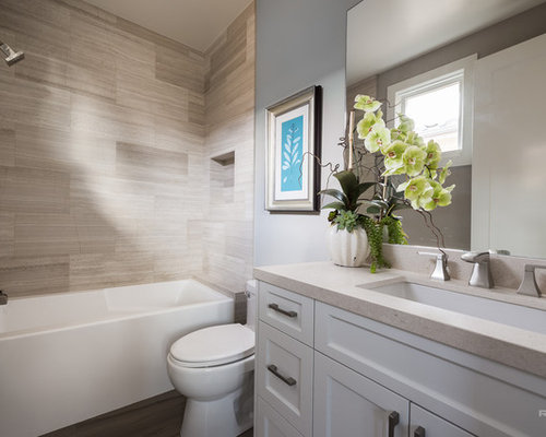  Houzz  Bathroom  with Vinyl Flooring  Design Ideas  