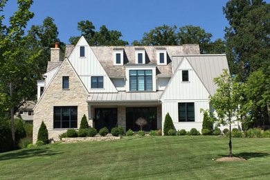 Inspiration for a coastal exterior home remodel in Chicago