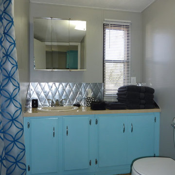 Vintage Mobile Home #1 - Bathroom