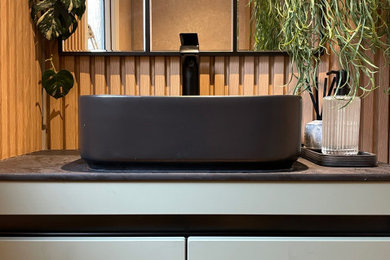 Photo of a contemporary cloakroom in London.