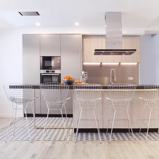 Cuisine Avec Une Crédence Grise Turin Photos Et Idées Déco