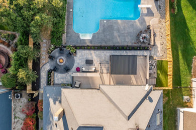 Inspiration for a modern home design remodel in Cleveland