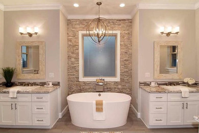 This is an example of a transitional bathroom in Los Angeles.