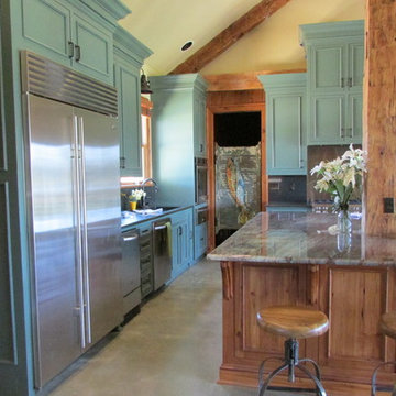 Farm House with Rustic Industrial Style