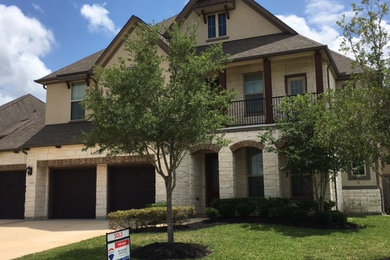 Elegant home design photo in Houston