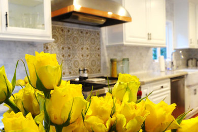 Example of a classic kitchen design in Los Angeles