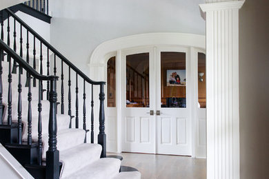 Example of a transitional entryway design in St Louis