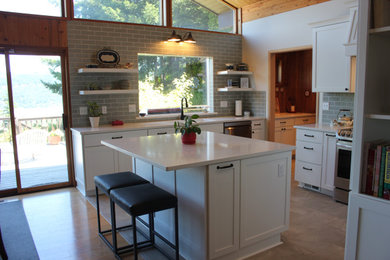 Inspiration for a transitional kitchen remodel in Portland