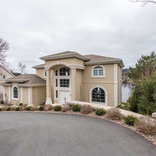 St. Margaret’s Bay Home