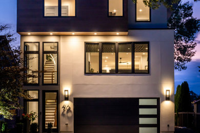 Design ideas for a mid-sized contemporary exterior in New York.