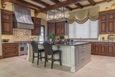 Example of a kitchen design in Austin