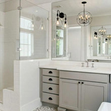 Guest Bathroom Upstairs