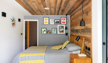 Room Tour: A Cosy, Timber-clad Bedroom With a Walk-in Wardrobe
