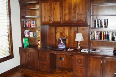Home office photo in Dallas