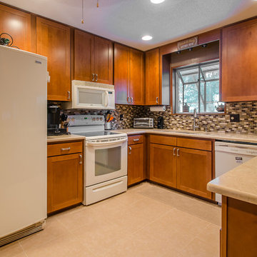 Transitional Kitchen Remodel Done in Maple and a Café Finish