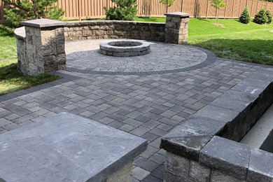 Inspiration for a modern landscaping in Minneapolis.