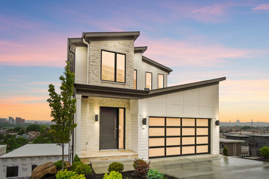 Inspiration for an exterior home remodel in Cincinnati