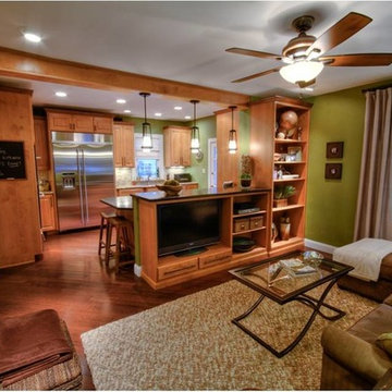 Kitchen & Den Combo