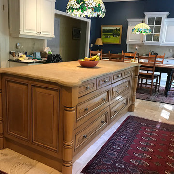 Painting Kitchen Cabinets White and the Walls Navy