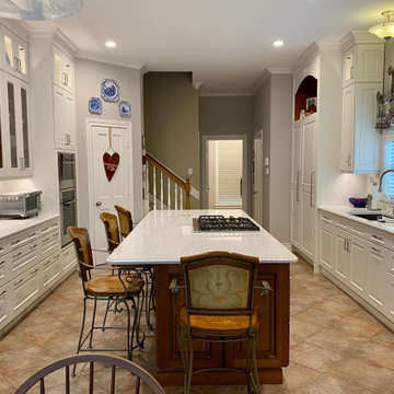 Bay Oaks Traditional White & Cherry Kitchen 2021