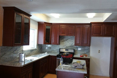 Example of an arts and crafts home design design in San Francisco