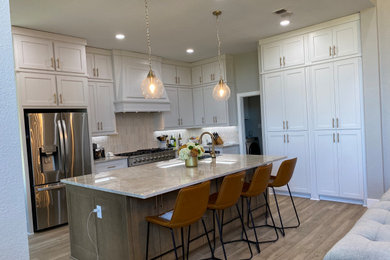 Kitchen photo in Dallas