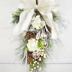 Traditional Wreaths And Garlands by Creative Displays, Inc.