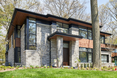 Modern two-story exterior home idea in Toronto