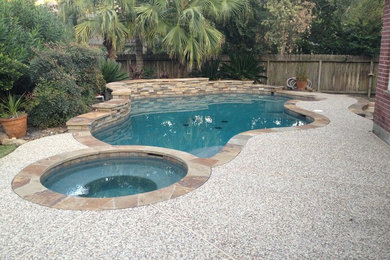 Elegant pool photo in Houston