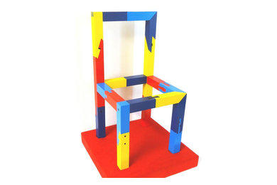 日本で伝承されてきたほぞ接ぎの技法。建築や家具の制作現場では、今や廃れつつあるのが現状だが、宮本茂紀が一脚の木製の椅子を使って20種類のほぞ接ぎを製作。