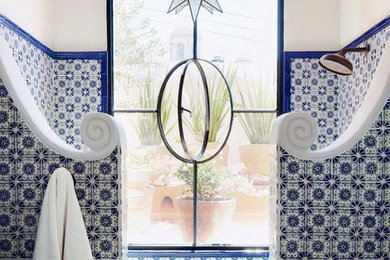 Bathroom - traditional bathroom idea in Philadelphia