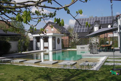 Moderner Pool in Sonstige