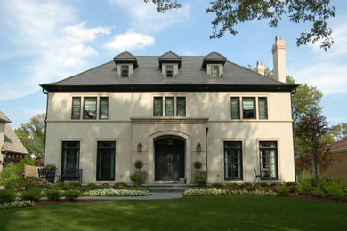 Inspiration for a large timeless home design remodel in Chicago