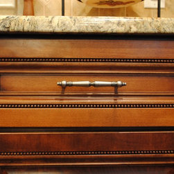Detailed Traditional Kitchen - Kitchen Cabinetry