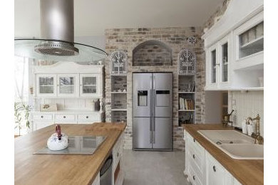 Kitchen photo in San Diego