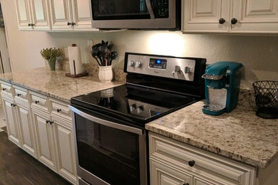 Kitchen cabinets & countertops