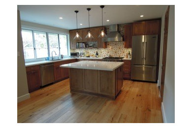 Example of a transitional home design design in San Francisco