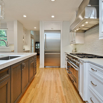 Winter Park White Kitchen with Booth Dining