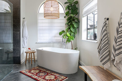 Bathroom - contemporary bathroom idea in Orlando