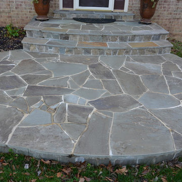 Pennsylvania Variegated Irregular Flagstone w/ Mortar Joints on Concrete Base