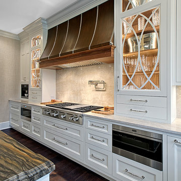 Chef's Kitchen w Range Hood Detail