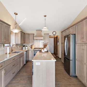 Showplace Edgewater SP Kitchen in Maple Sparrow