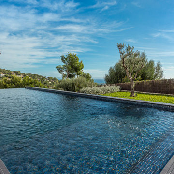 Comment choisir une mosaïque pour piscine adaptée à son projet ?