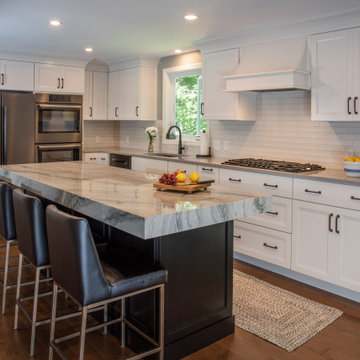Transitional Contemporary Farmhouse Kitchen in Londonderry, New Hampshire